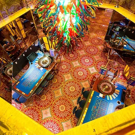 Casino & Royal Hotel 3*
